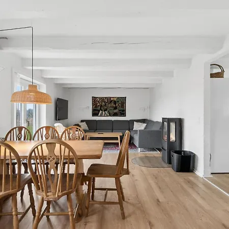 Roligt Med Udsigt Til Klitterne Feriehus